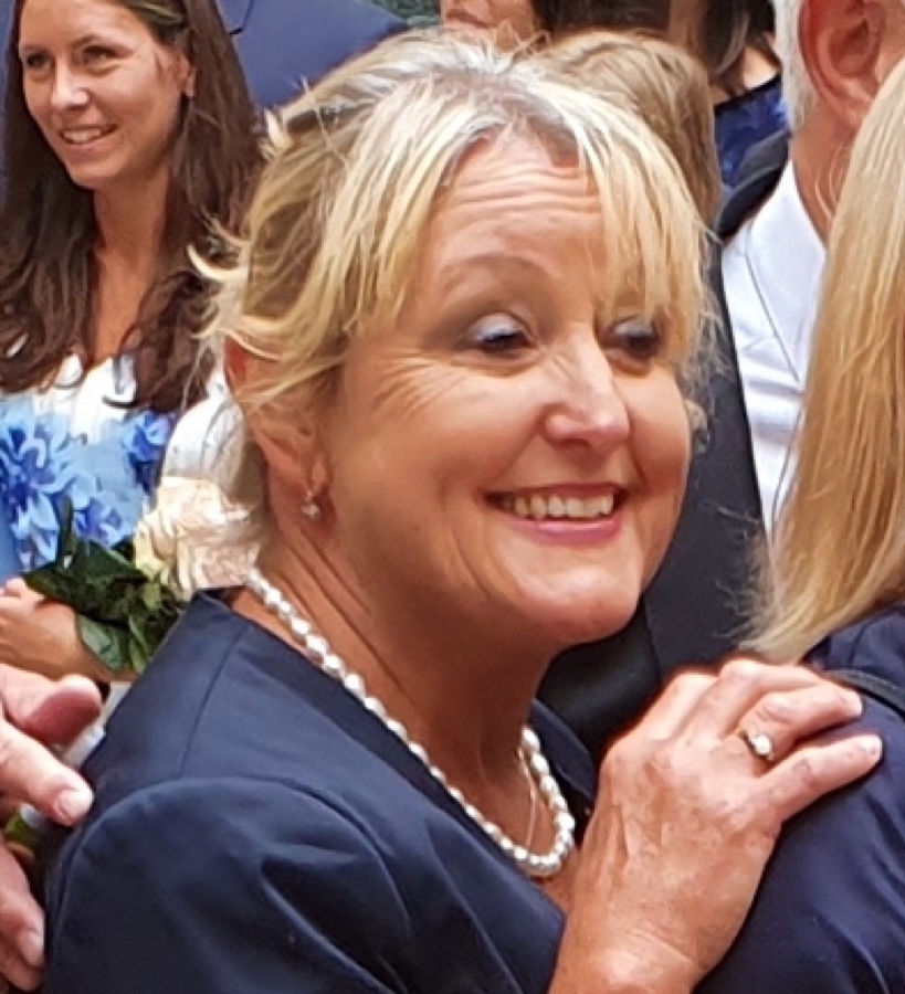 Šárka, Program Manager and First Officer